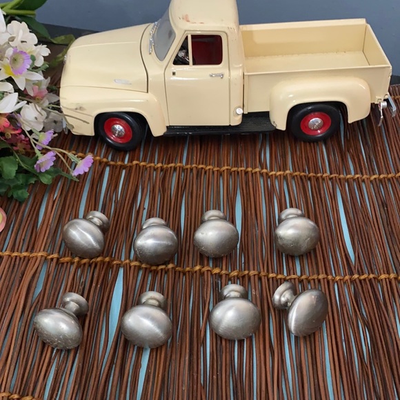 Silver Tone Metal Draw pulls-8 - Picture 1 of 6